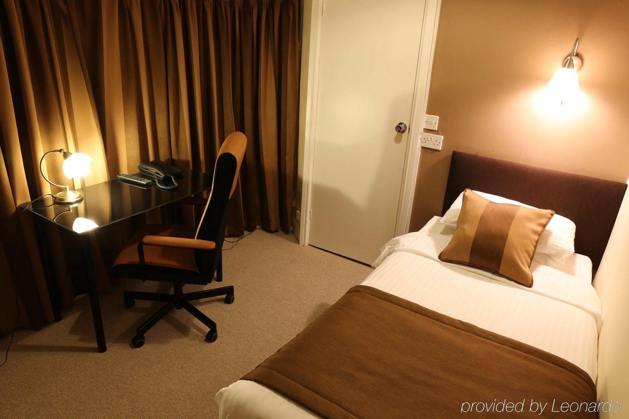 The Cedars Hotel, Loughborough Esterno foto